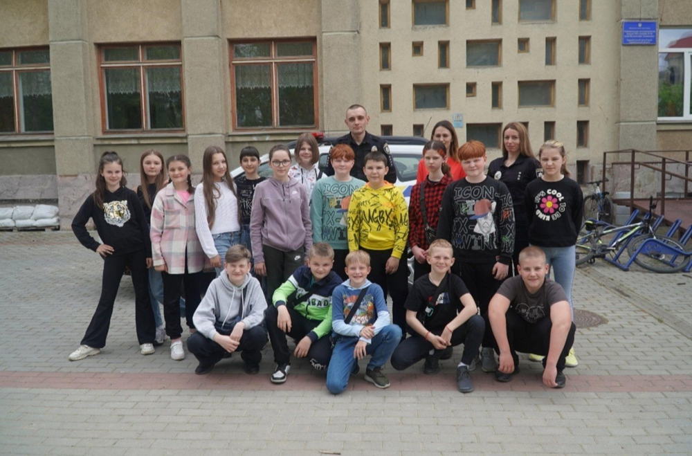 Безпечне дитинство з Поліцейським офіцером громади